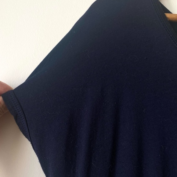 Babeau Navy Blue V-Neck Cap Sleeves Tee Shirt Size Small - Picture 5 of 8